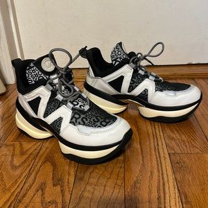 MICHAEL Michael Kors Sneakers Olympia please trainer IN EXCELLENT CONDIT…